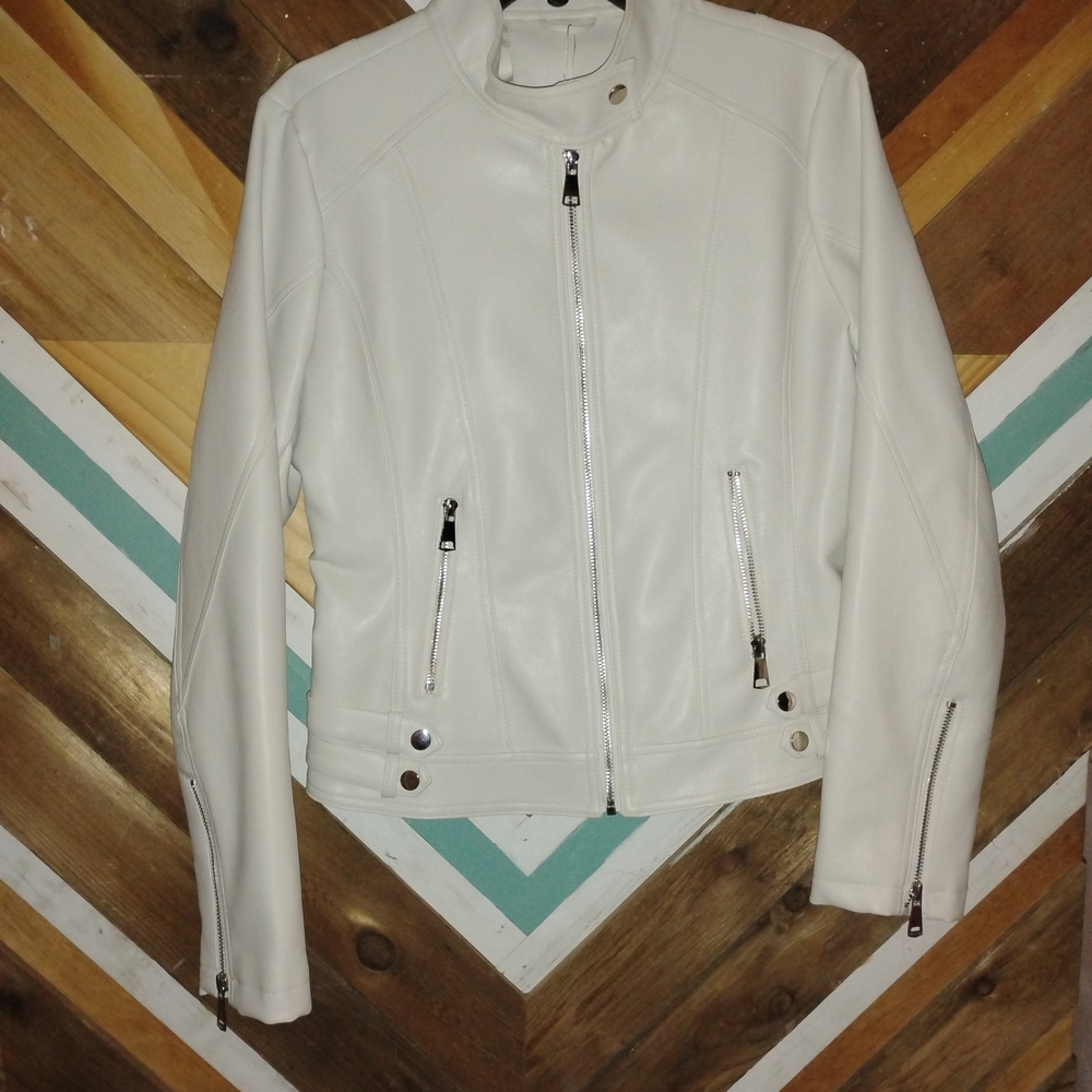 Chic White Leather Jacket for Women